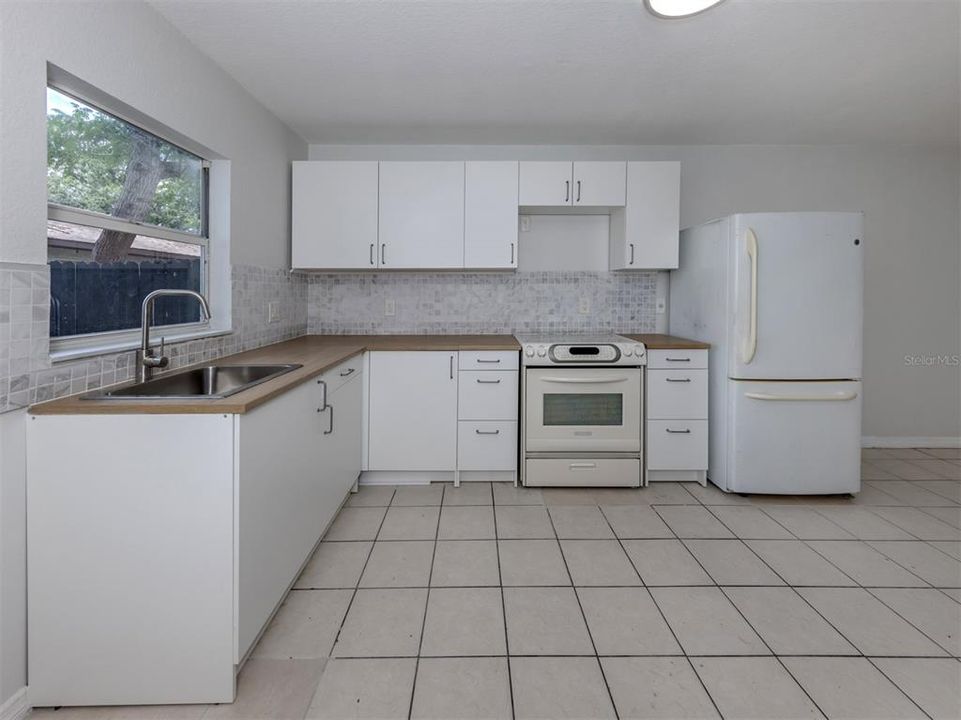For Sale: $575,000 (8 beds, 0 baths, 2756 Square Feet)