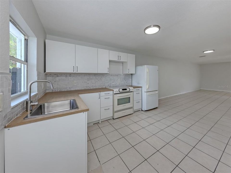 For Sale: $575,000 (8 beds, 0 baths, 2756 Square Feet)