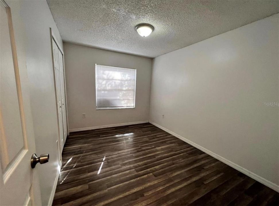 Active With Contract: $185,000 (2 beds, 2 baths, 889 Square Feet)