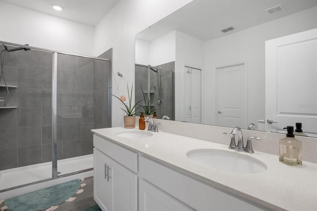 For Rent: $2,800 (4 beds, 2 baths, 1858 Square Feet)