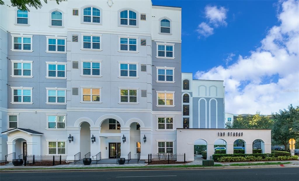 Active With Contract: $1,575 (1 beds, 1 baths, 739 Square Feet)