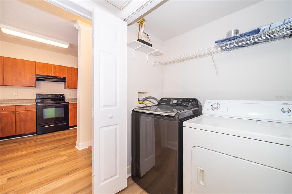 Active With Contract: $1,575 (1 beds, 1 baths, 739 Square Feet)