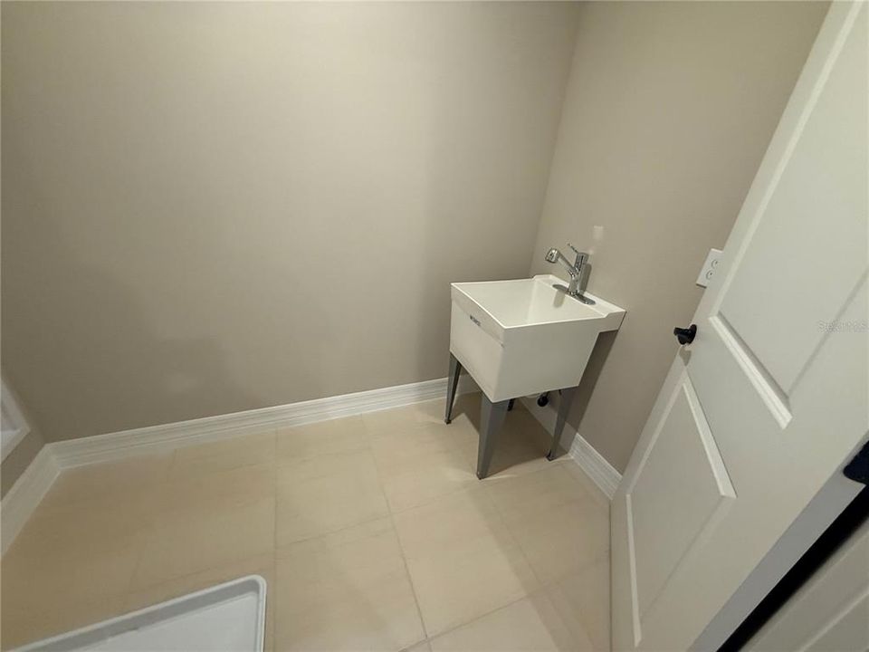 В аренду: $5,000 (5 спален, 3 ванн, 2631 Квадратных фут)