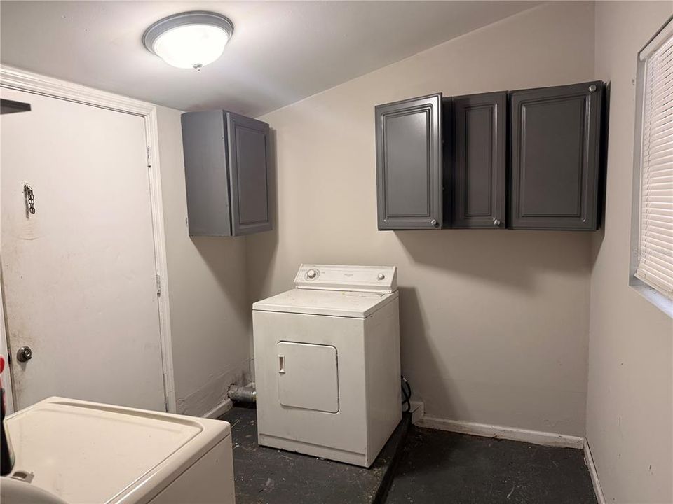 Activo con contrato: $220,000 (3 camas, 1 baños, 1000 Pies cuadrados)