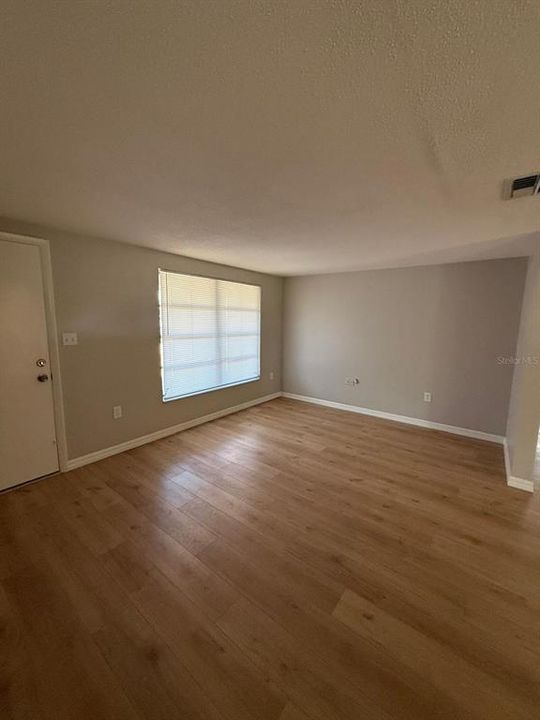 For Rent: $2,100 (3 beds, 2 baths, 1063 Square Feet)