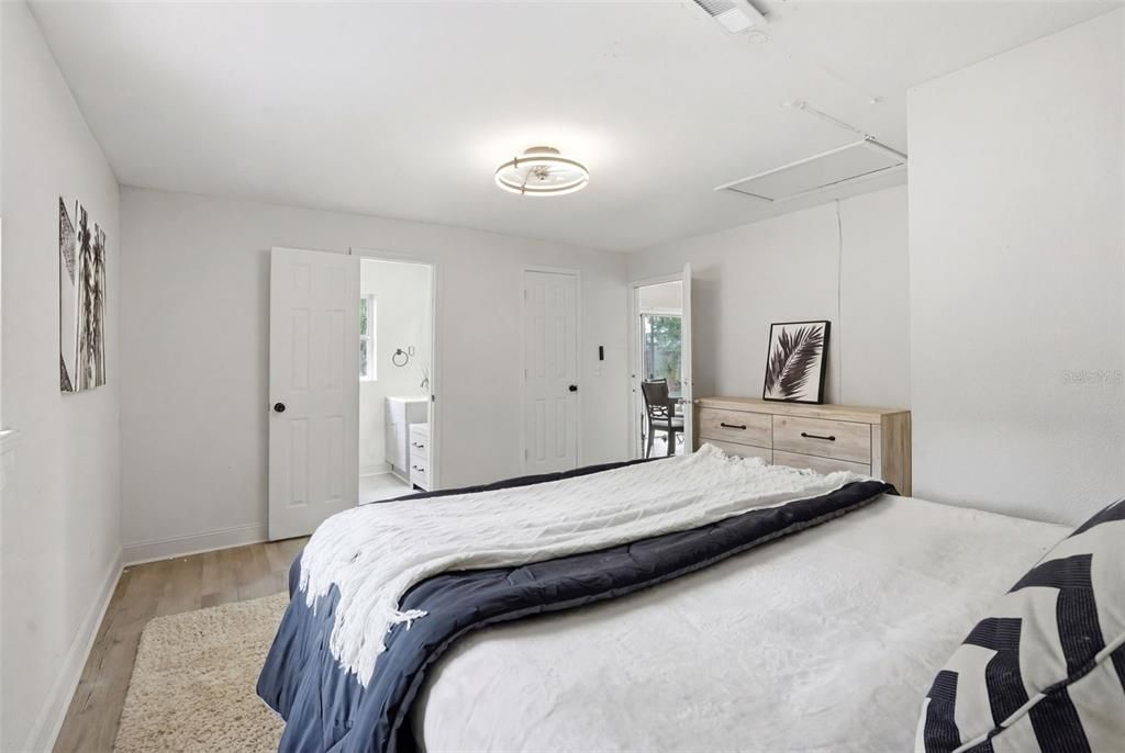 Activo con contrato: $274,900 (3 camas, 2 baños, 1296 Pies cuadrados)