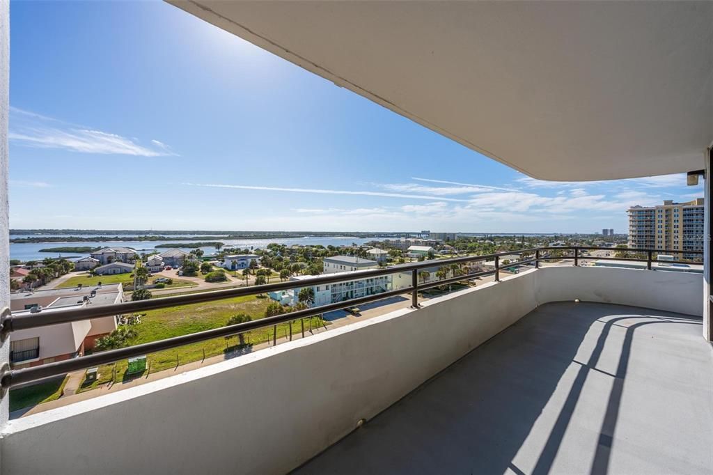 For Sale: $625,000 (3 beds, 2 baths, 2085 Square Feet)