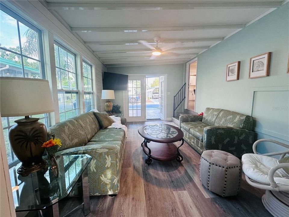 Active With Contract: $229,900 (2 beds, 2 baths, 1236 Square Feet)