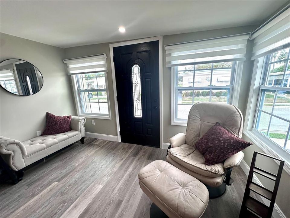 Active With Contract: $229,900 (2 beds, 2 baths, 1236 Square Feet)