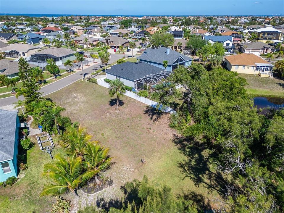 En Venta: $165,000 (0.23 acres)