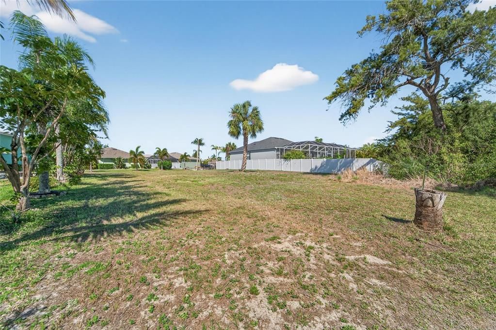 En Venta: $165,000 (0.23 acres)