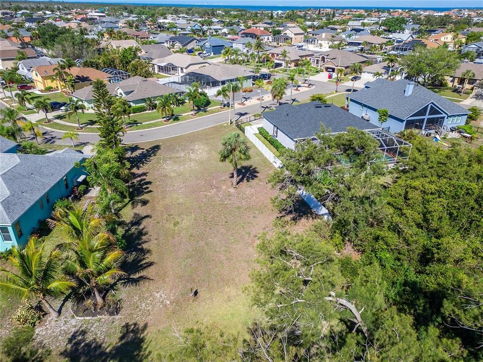 En Venta: $165,000 (0.23 acres)