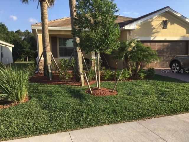 For Sale: $359,400 (3 beds, 3 baths, 1852 Square Feet)