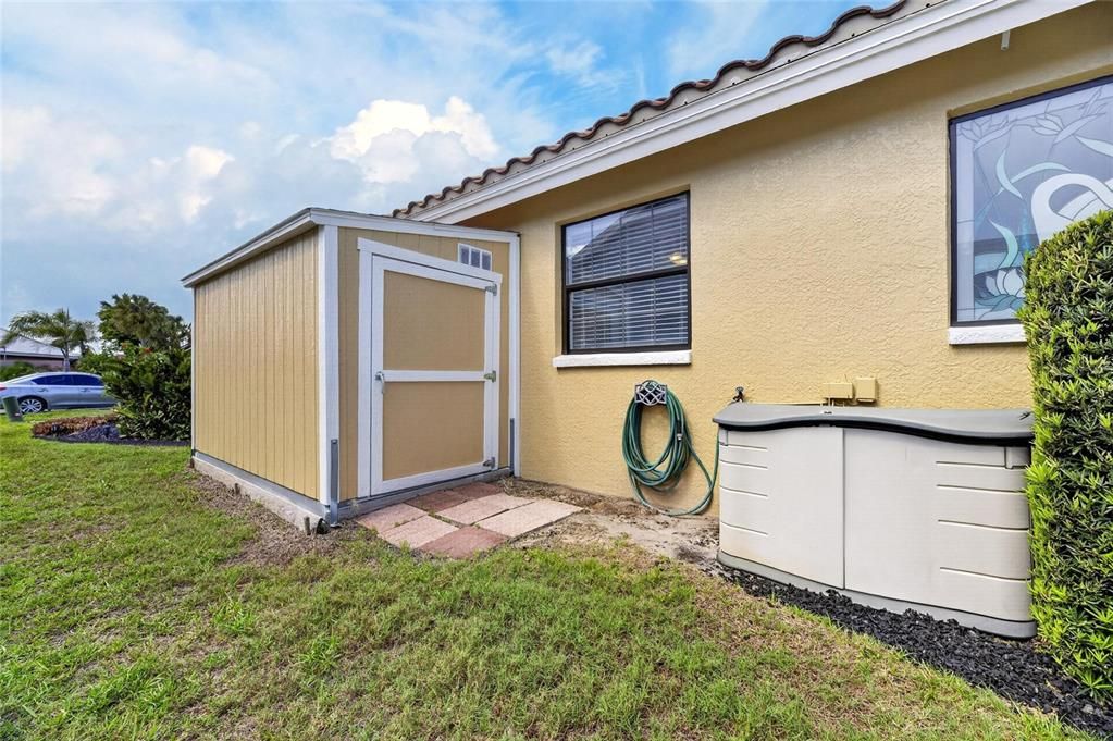 Activo con contrato: $975,000 (4 camas, 2 baños, 2633 Pies cuadrados)