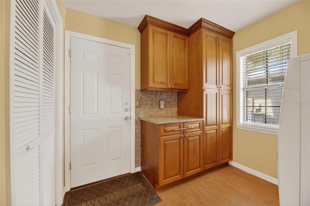 Activo con contrato: $975,000 (4 camas, 2 baños, 2633 Pies cuadrados)
