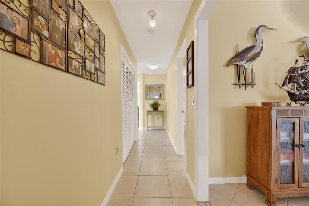 Activo con contrato: $975,000 (4 camas, 2 baños, 2633 Pies cuadrados)