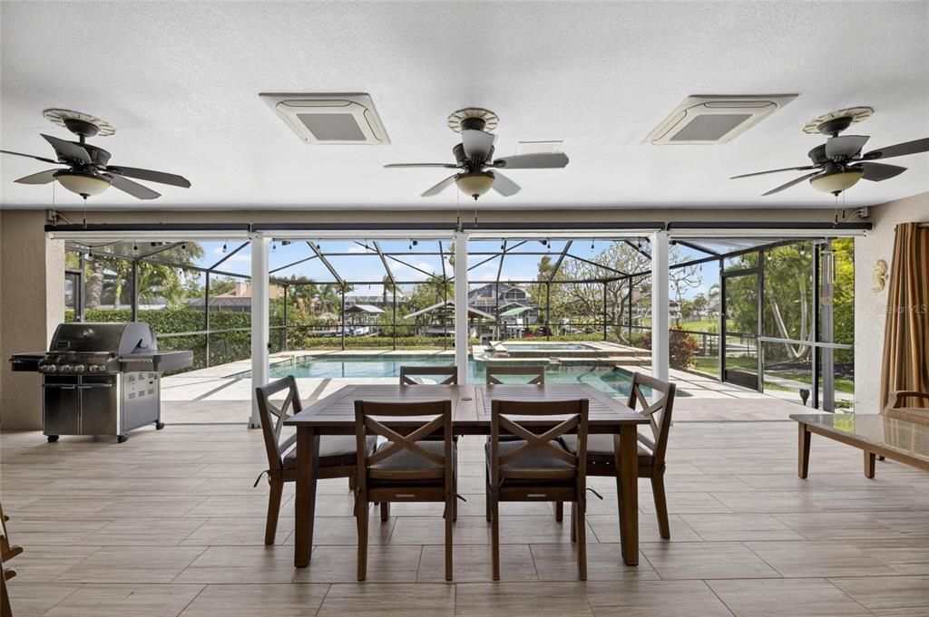 Activo con contrato: $975,000 (4 camas, 2 baños, 2633 Pies cuadrados)