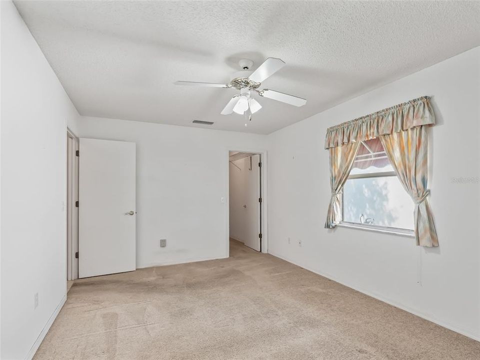 Activo con contrato: $264,000 (2 camas, 2 baños, 1383 Pies cuadrados)