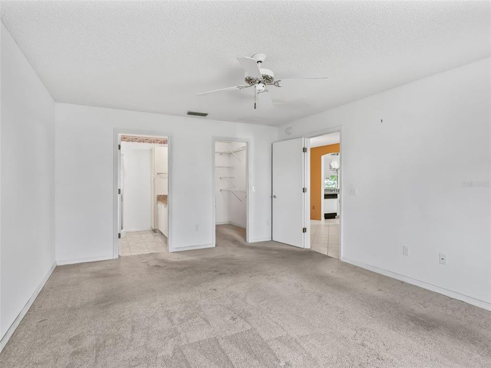 Activo con contrato: $264,000 (2 camas, 2 baños, 1383 Pies cuadrados)
