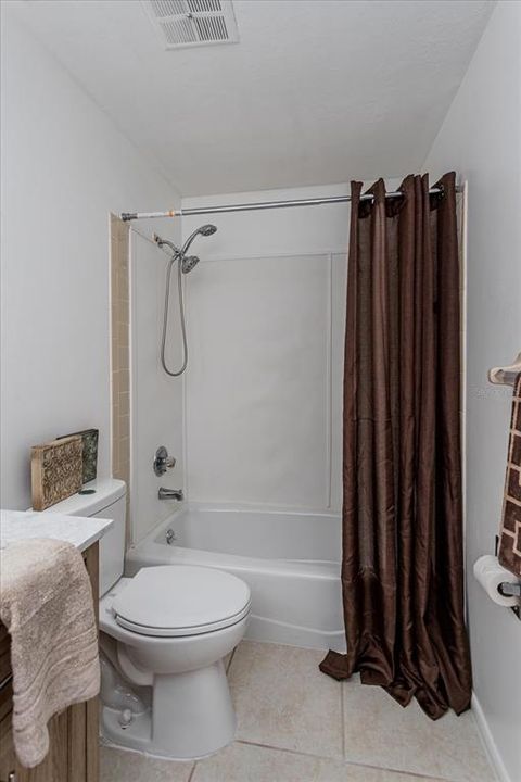 For Sale: $179,900 (2 beds, 2 baths, 1243 Square Feet)