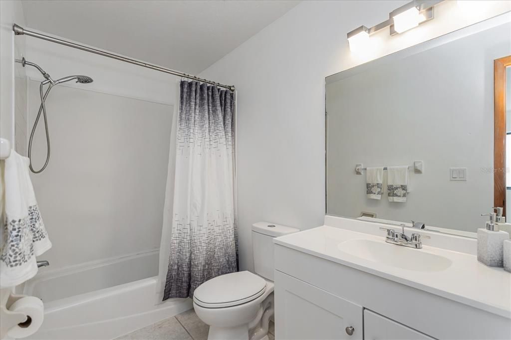 For Sale: $179,900 (2 beds, 2 baths, 1243 Square Feet)