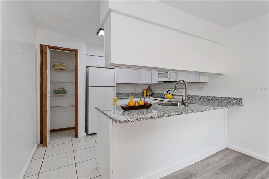For Sale: $179,900 (2 beds, 2 baths, 1243 Square Feet)
