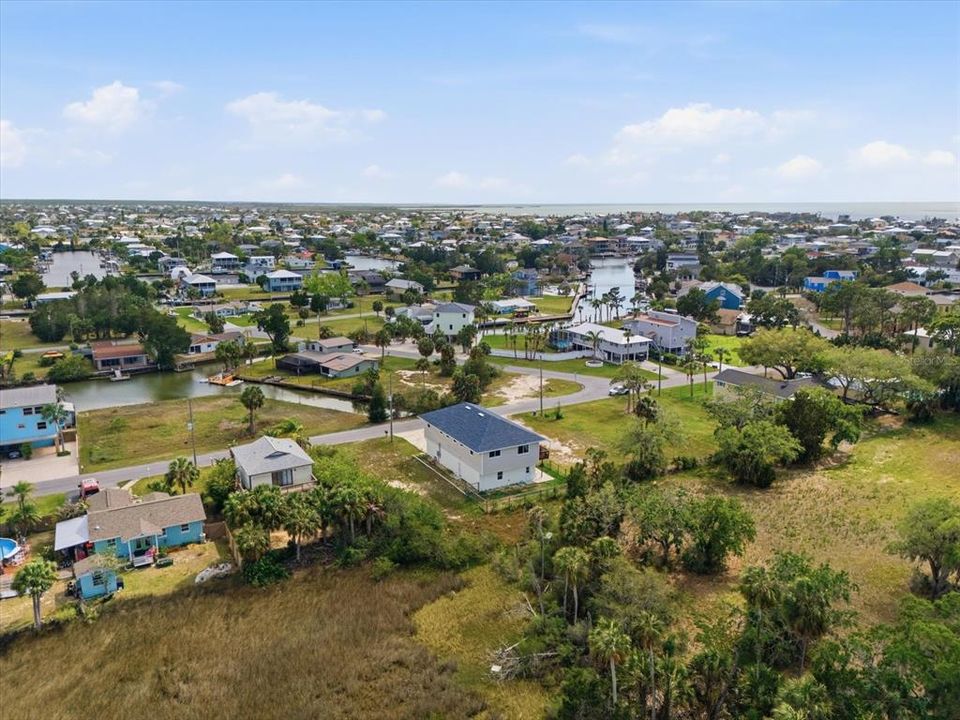En Venta: $599,000 (4 camas, 4 baños, 1800 Pies cuadrados)