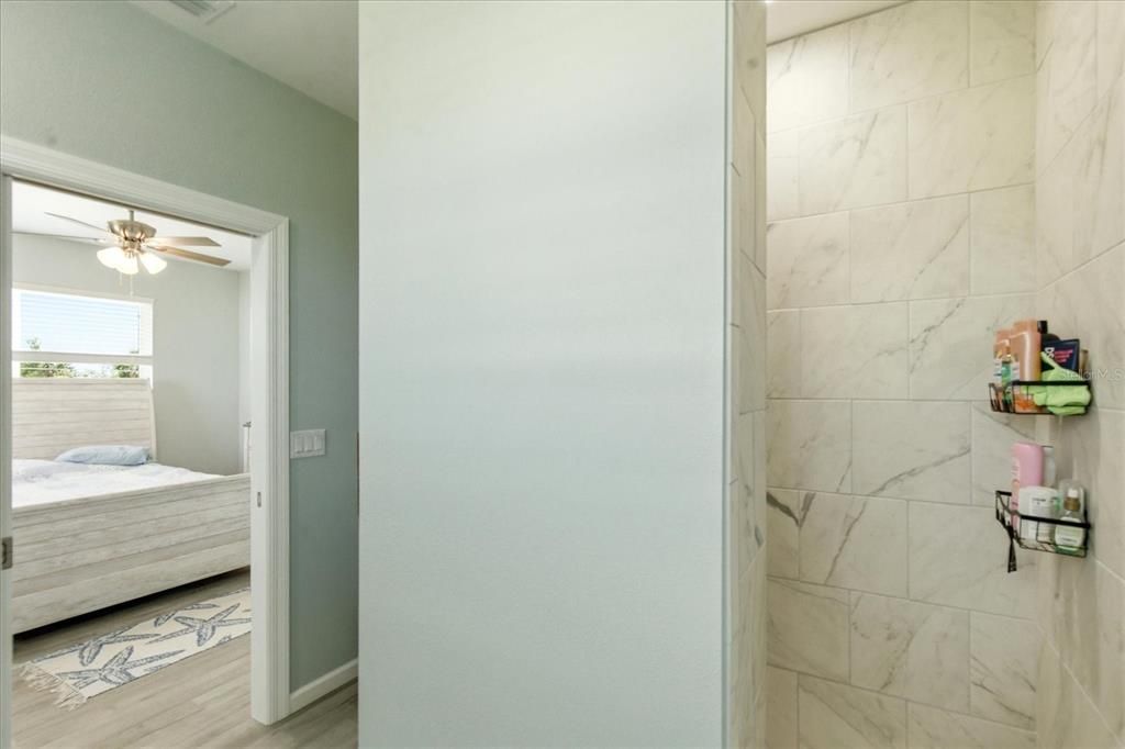 En Venta: $599,000 (4 camas, 4 baños, 1800 Pies cuadrados)