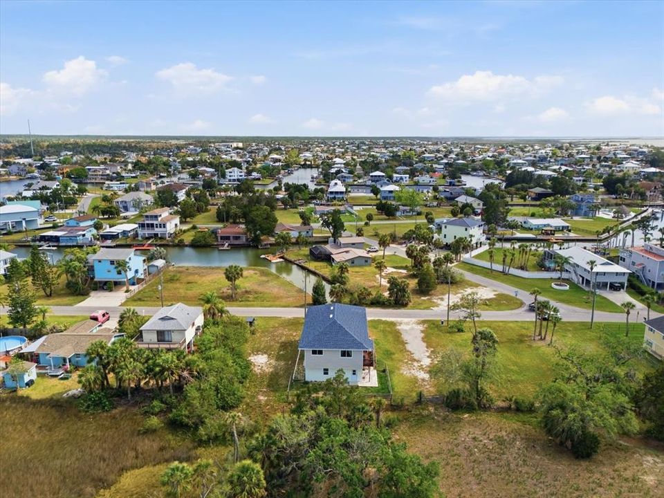 En Venta: $599,000 (4 camas, 4 baños, 1800 Pies cuadrados)