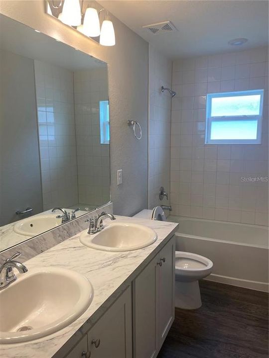 Active With Contract: $2,450 (3 beds, 2 baths, 1990 Square Feet)