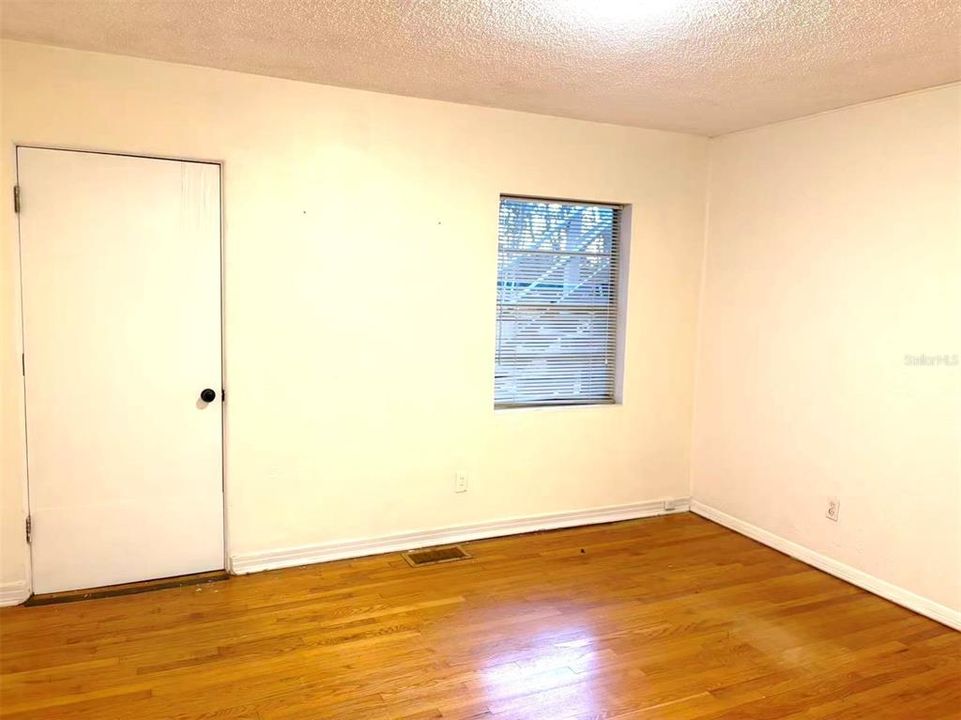 En Renta: $2,980 (4 camas, 3 baños, 2000 Pies cuadrados)