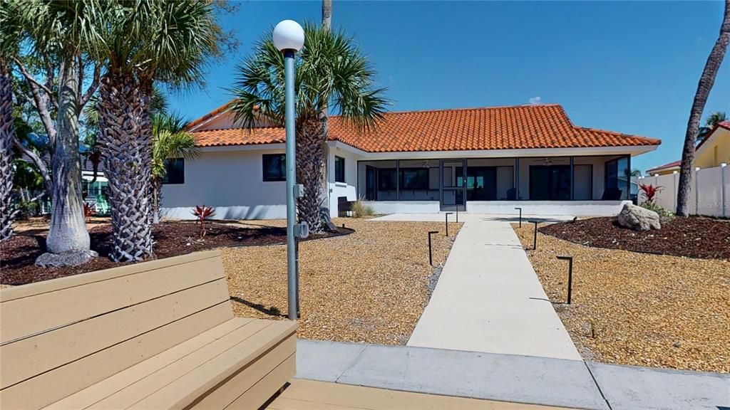 Active With Contract: $5,975 (4 beds, 2 baths, 1913 Square Feet)