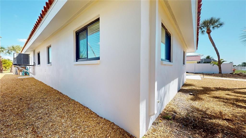 Active With Contract: $5,975 (4 beds, 2 baths, 1913 Square Feet)