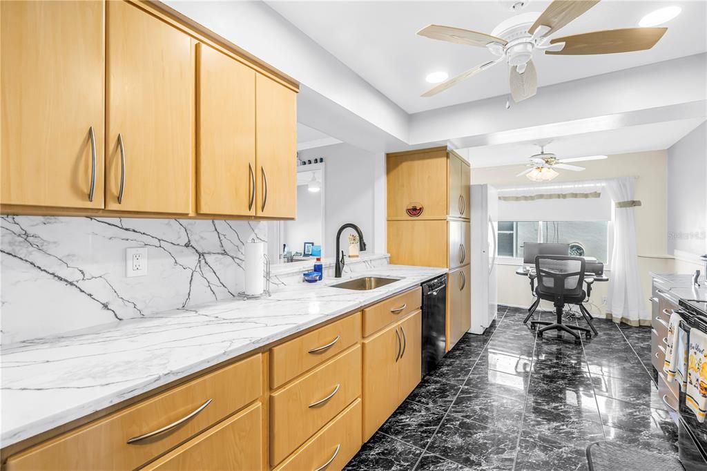 En Venta: $399,000 (3 camas, 2 baños, 1794 Pies cuadrados)