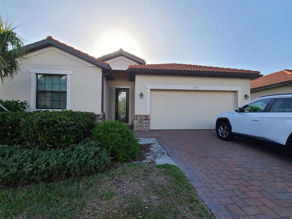 For Rent: $2,700 (4 beds, 3 baths, 2032 Square Feet)