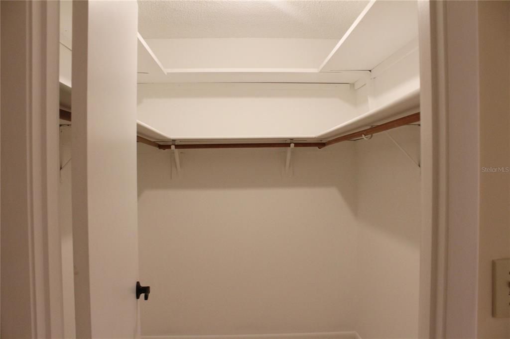 For Sale: $270,000 (4 beds, 2 baths, 2238 Square Feet)