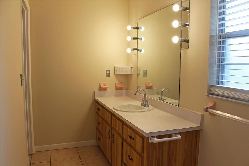 For Sale: $270,000 (4 beds, 2 baths, 2238 Square Feet)