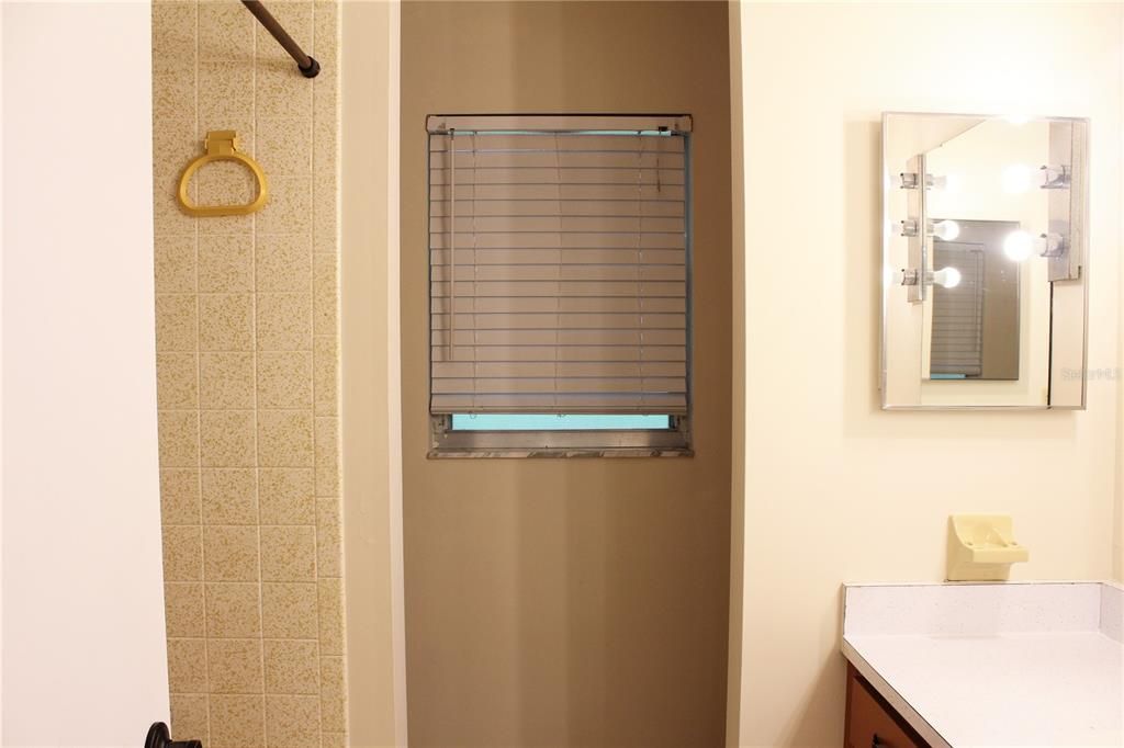 For Sale: $270,000 (4 beds, 2 baths, 2238 Square Feet)