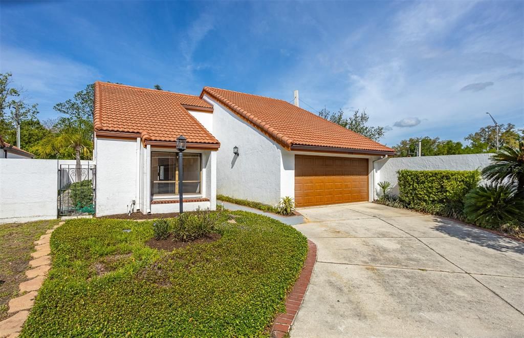 Под контрактом: $389,900 (3 спален, 2 ванн, 1681 Квадратных фут)