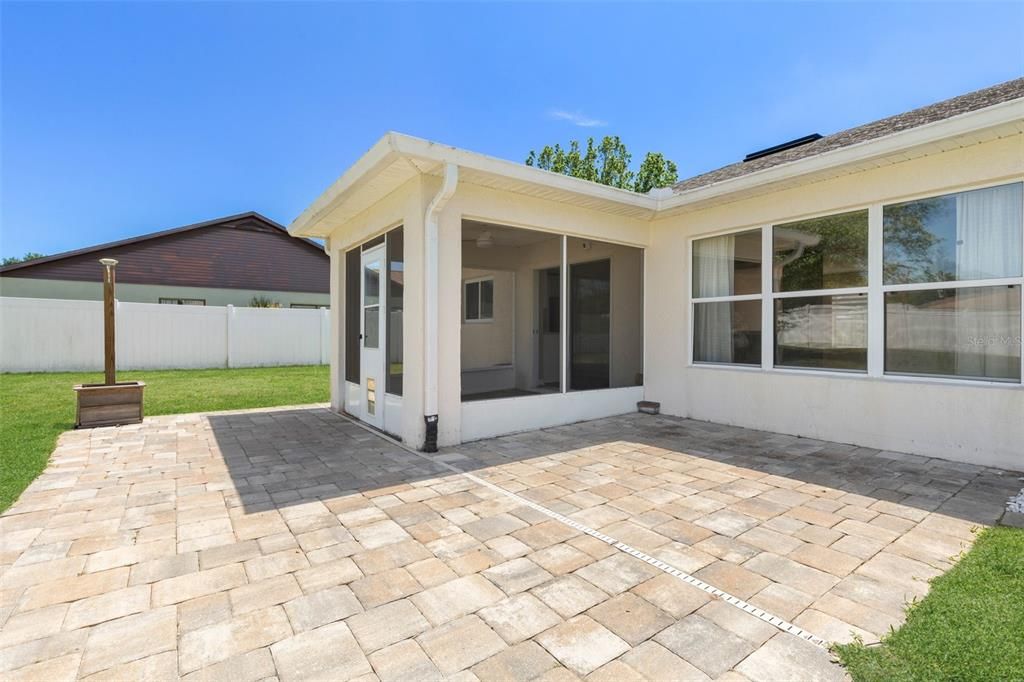 На продажу: $337,500 (4 спален, 2 ванн, 1799 Квадратных фут)