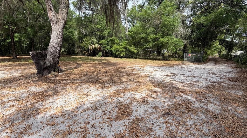 For Sale: $194,000 (3 beds, 2 baths, 912 Square Feet)