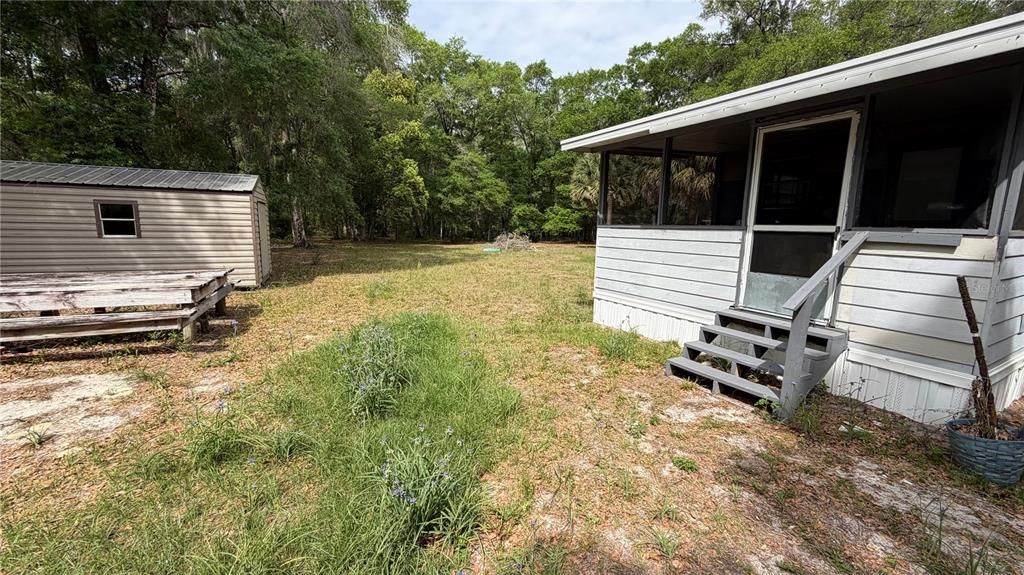 For Sale: $194,000 (3 beds, 2 baths, 912 Square Feet)