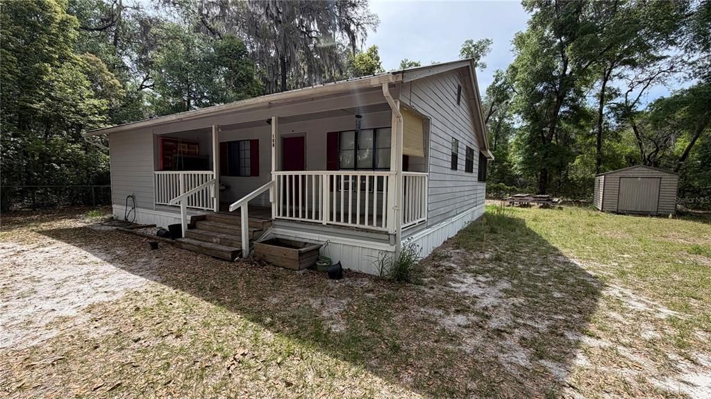 For Sale: $194,000 (3 beds, 2 baths, 912 Square Feet)