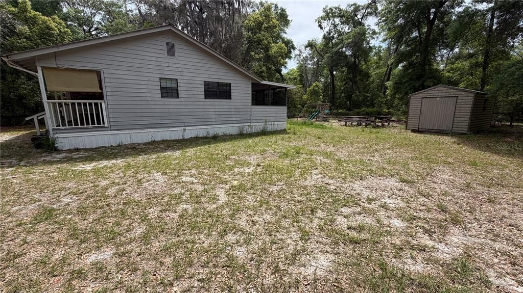 For Sale: $194,000 (3 beds, 2 baths, 912 Square Feet)