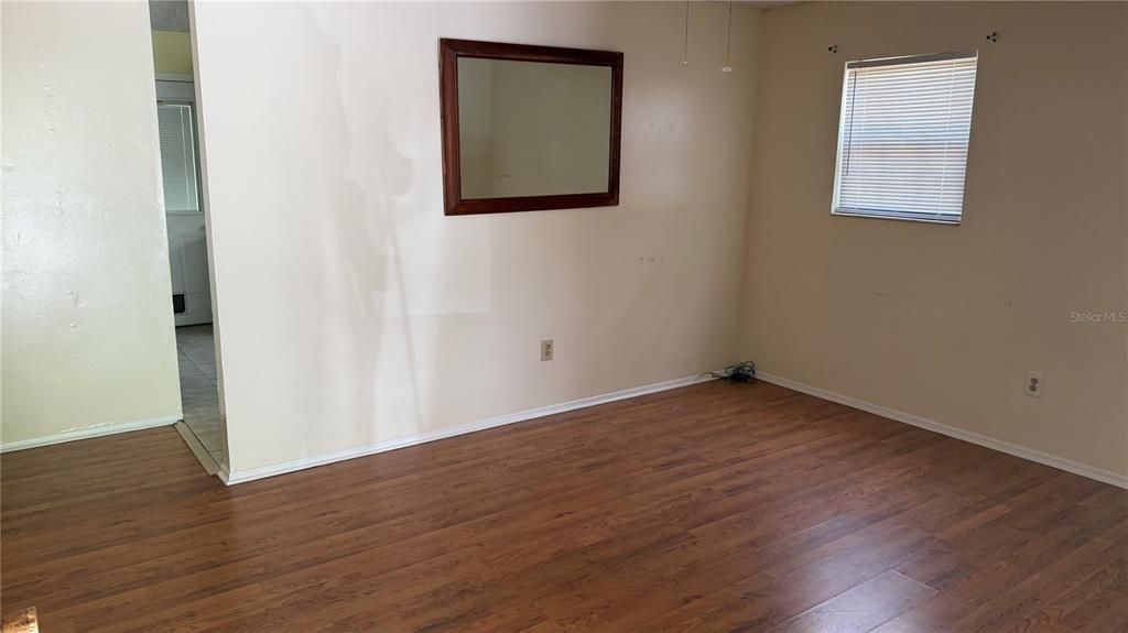 For Sale: $194,000 (3 beds, 2 baths, 912 Square Feet)
