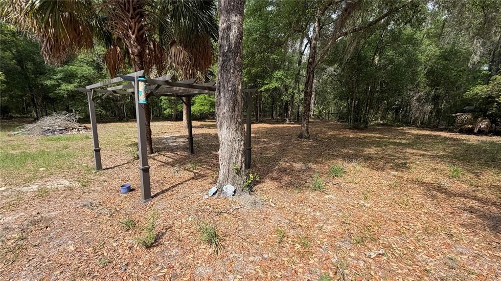 For Sale: $194,000 (3 beds, 2 baths, 912 Square Feet)