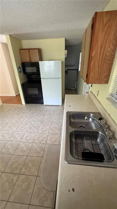 For Sale: $194,000 (3 beds, 2 baths, 912 Square Feet)