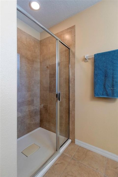 Activo con contrato: $295,000 (3 camas, 2 baños, 1489 Pies cuadrados)