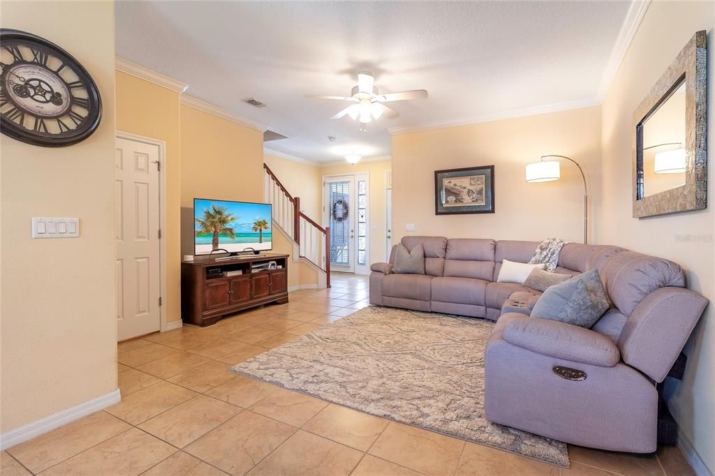 Activo con contrato: $295,000 (3 camas, 2 baños, 1489 Pies cuadrados)