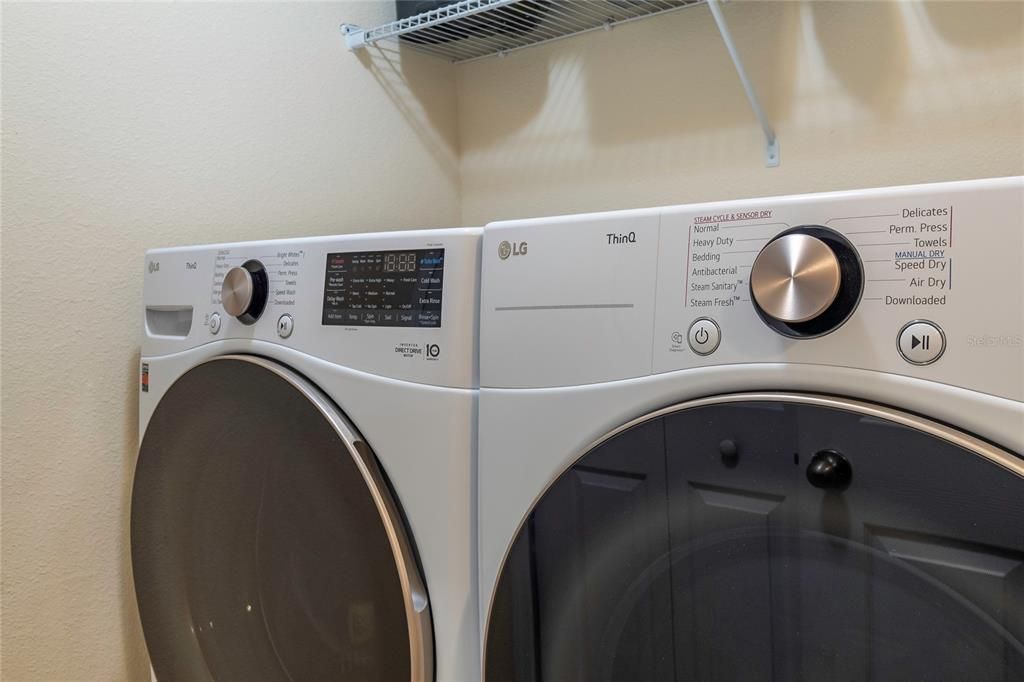 Activo con contrato: $295,000 (3 camas, 2 baños, 1489 Pies cuadrados)